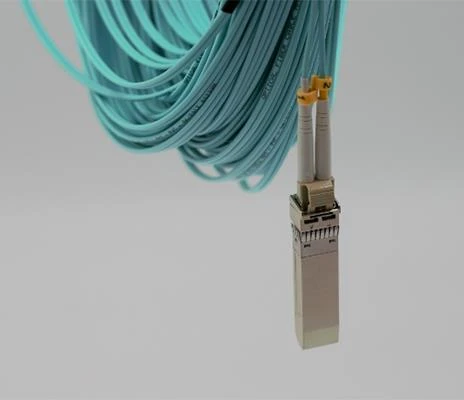 Яким чином оптичний модуль SFP повинен правильно вибрати волоконну перемичку?